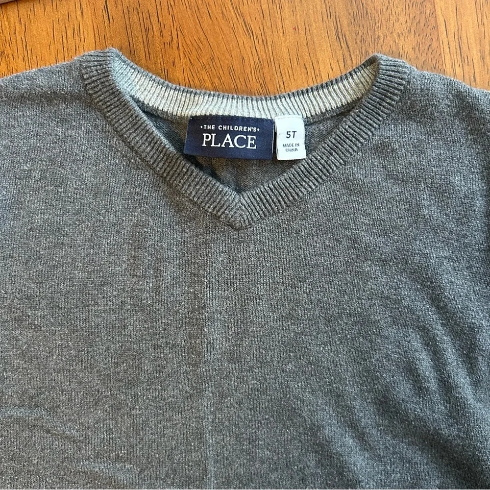 Classic Gray Cotton V-Neck Sweater | Boys 5T ✨